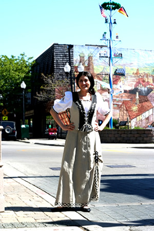 Trachen vest with skirt and white blouse